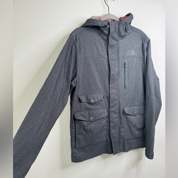 The North Face Men’s M Gray Hooded Jacket Windbreaker Waterproof Outdoor Utility - Picture 3 of 8